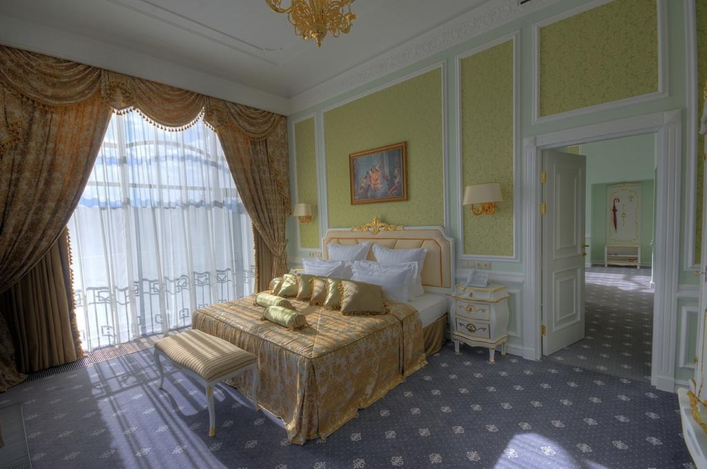 فلاديكافكاز Aleksandrovski Grand Hotel الغرفة الصورة